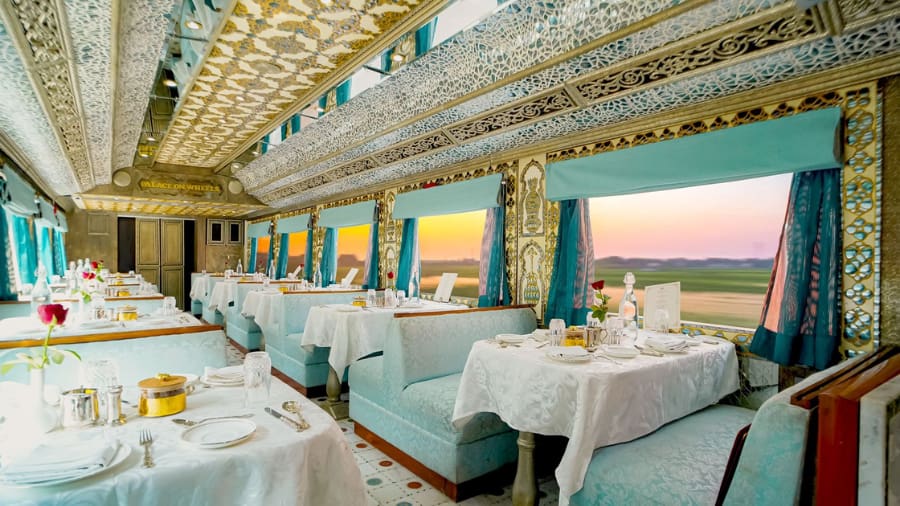 Coaches & Interiors Royal Comfort on Wheels
