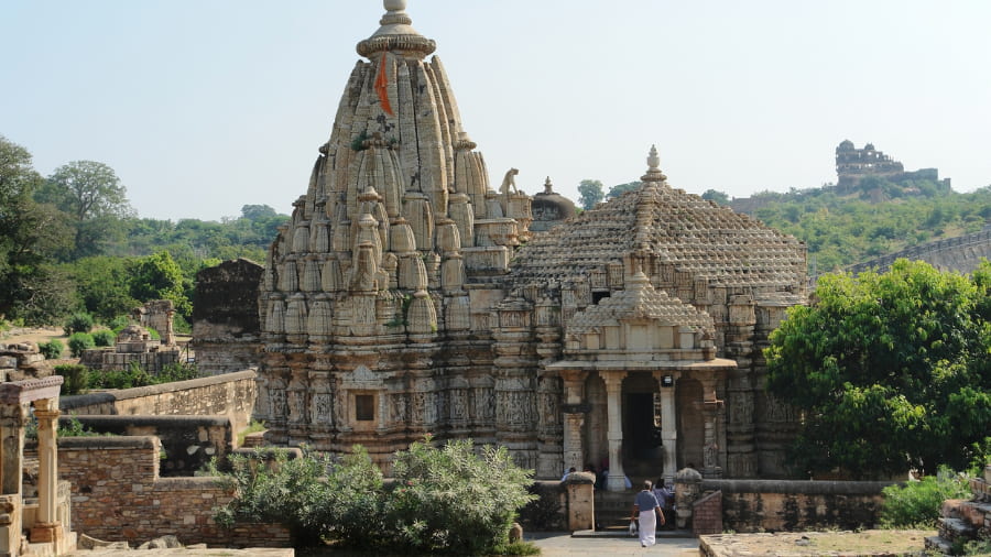 Getting a Local Guide for Chittorgarh