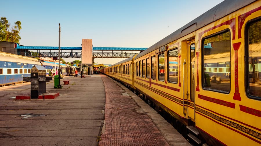 History of Palace on Wheels Train Rajasthan