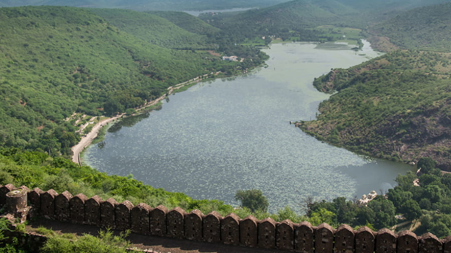 Bundi and the Monsoon Water Palaces