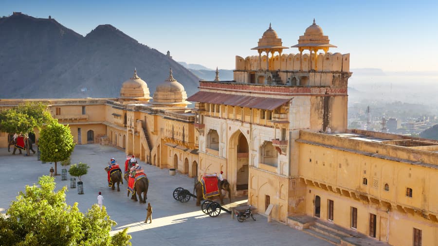 Monsoon (July to September) – Lush Landscapes with Occasional Interruptions