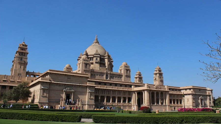 Where is the Umaid Bhawan Palace located in Jodhpur